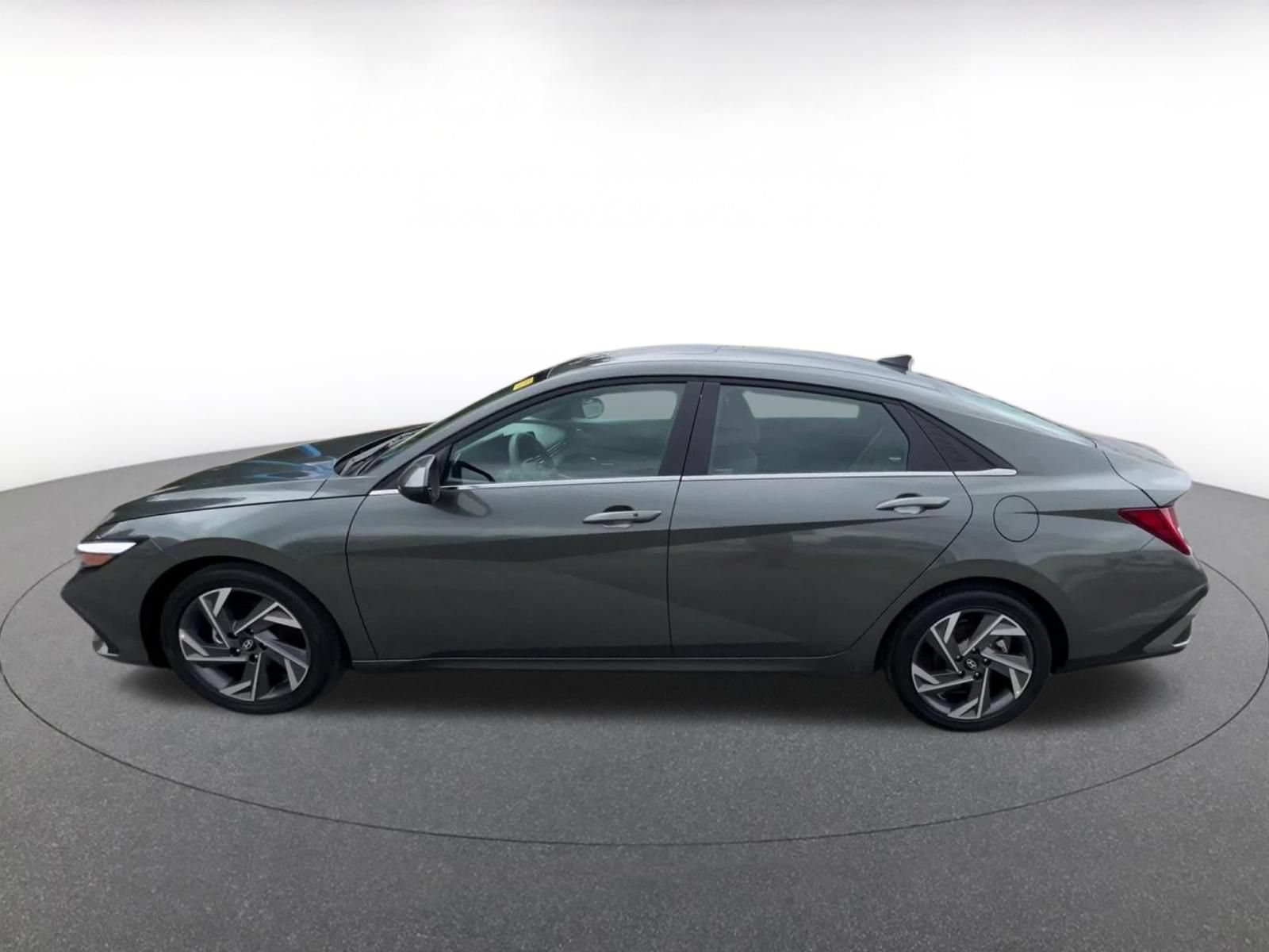 Thumbnail: 2025 Hyundai Elantra - 9
