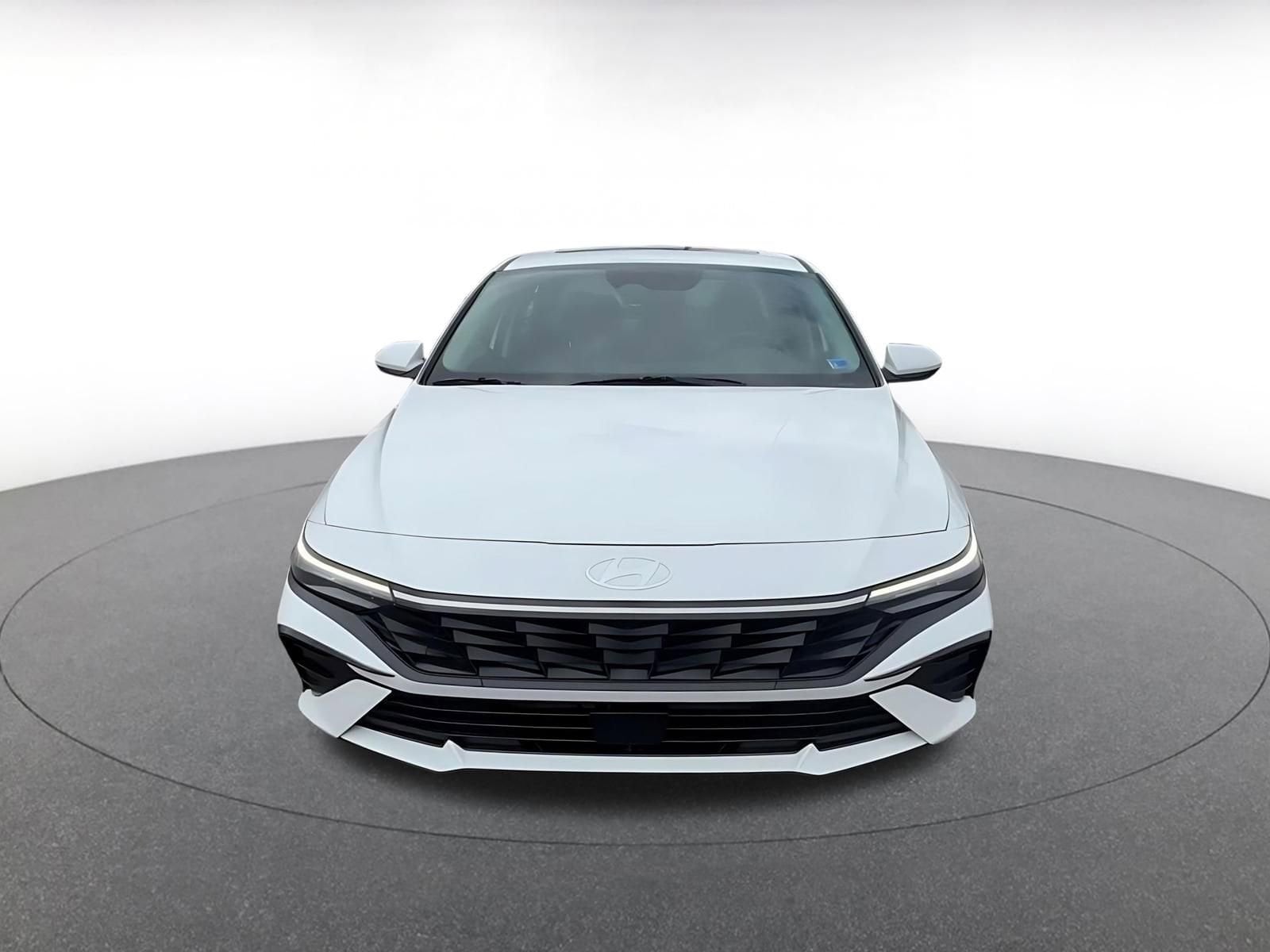 Thumbnail: 2025 Hyundai Elantra - 4