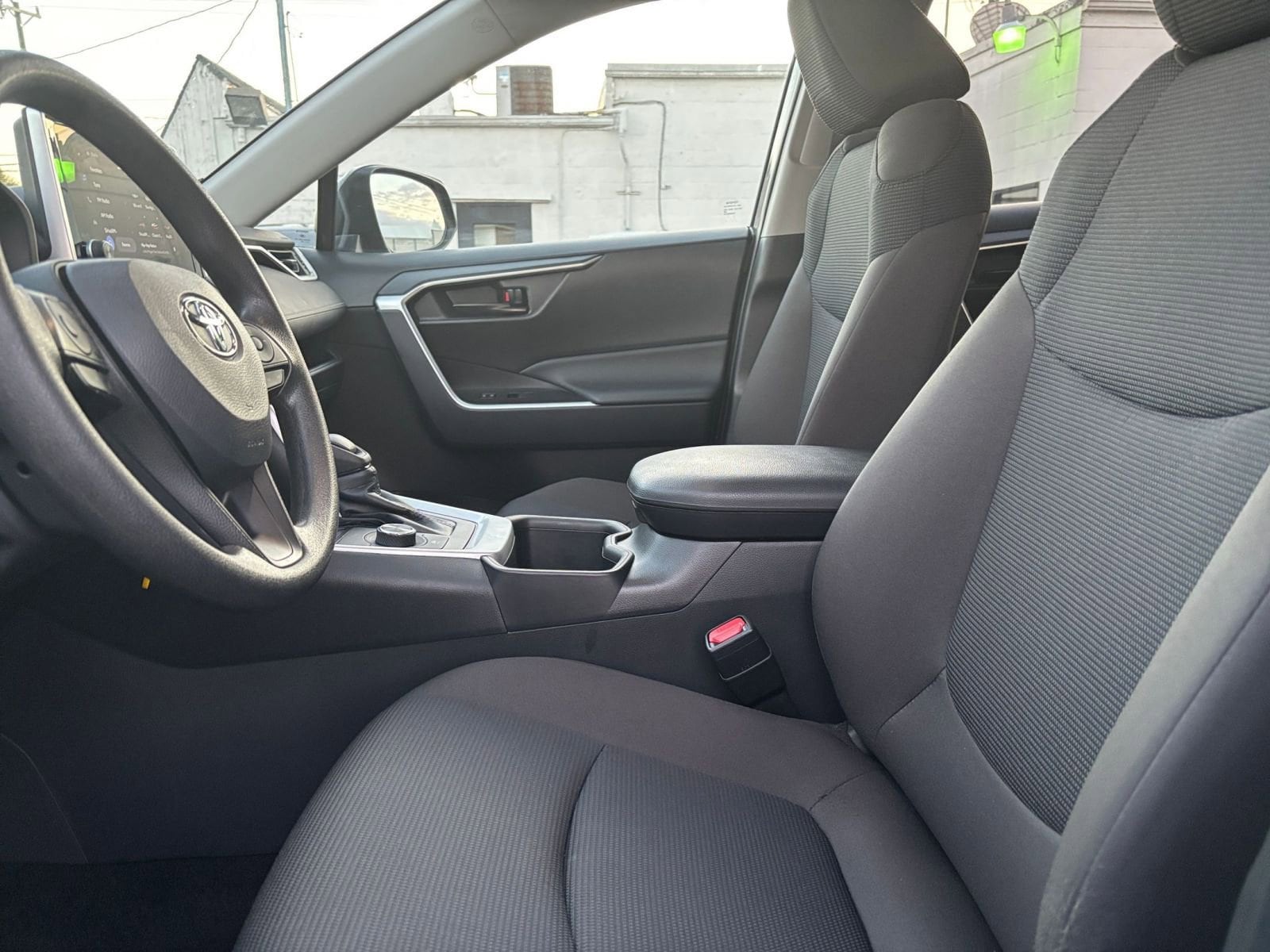 Thumbnail: 2025 Toyota RAV4 - 25