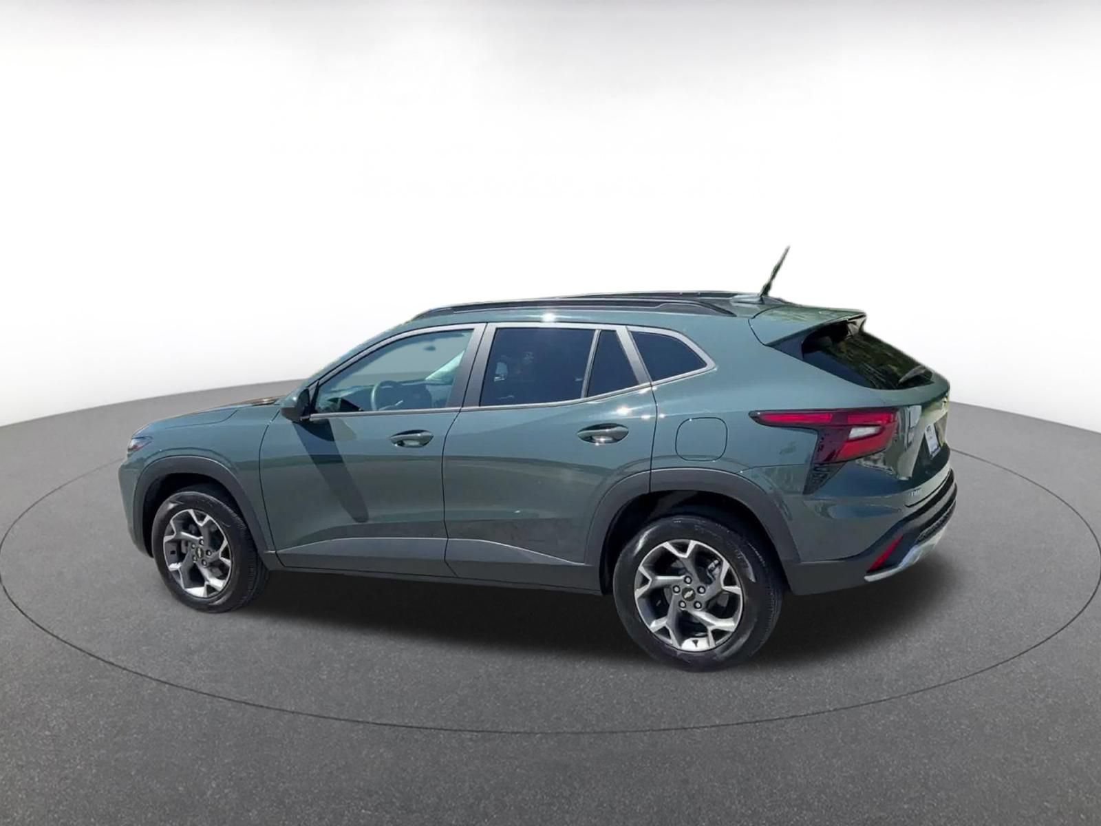 Thumbnail: 2025 Chevrolet Trax - 9