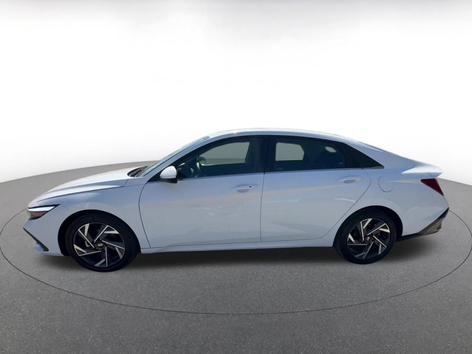 Thumbnail: 2025 Hyundai Elantra - 9