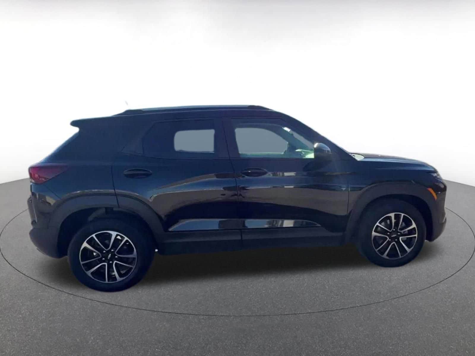 Thumbnail: 2025 Chevrolet TrailBlazer - 16