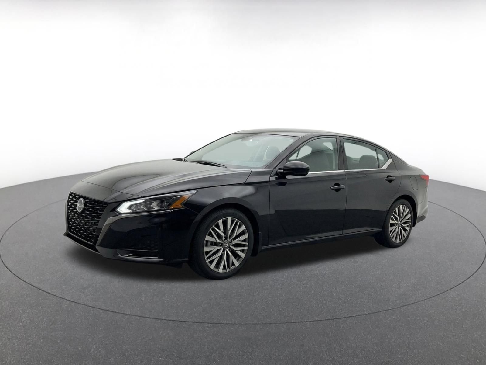 Thumbnail: 2025 Nissan Altima - 3
