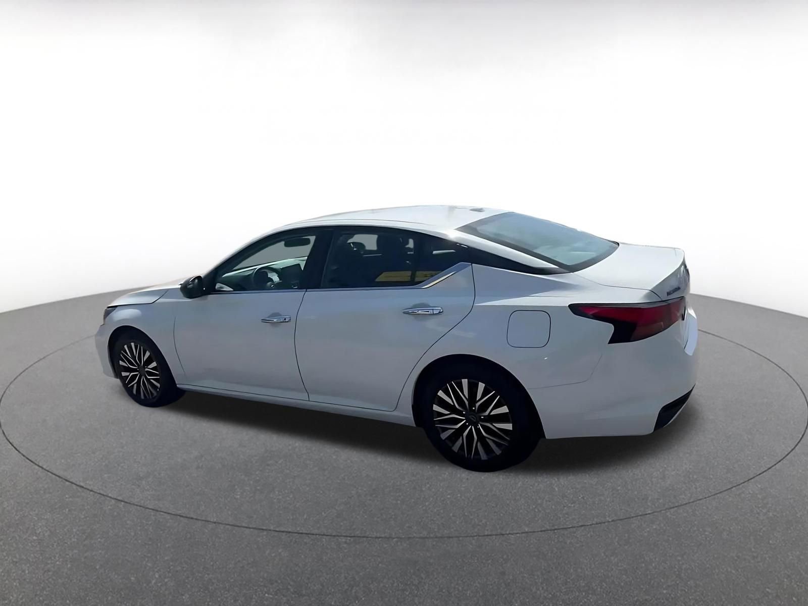 Thumbnail: 2025 Nissan Altima - 10