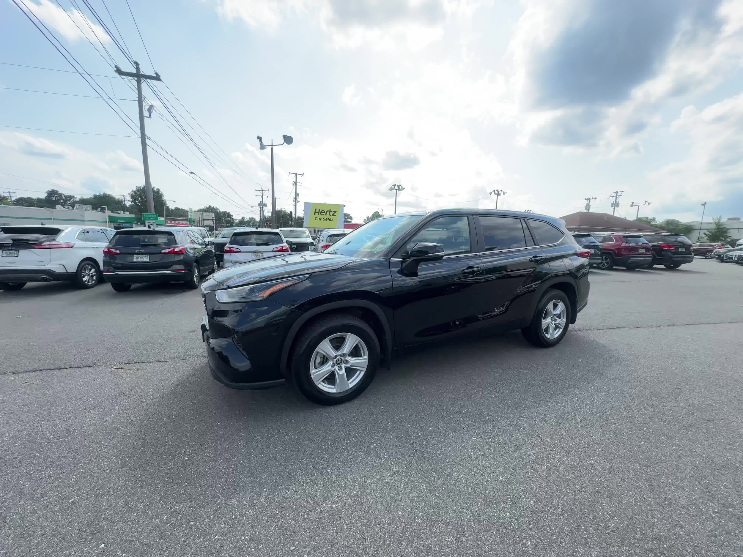 2023 Toyota Highlander LE 7