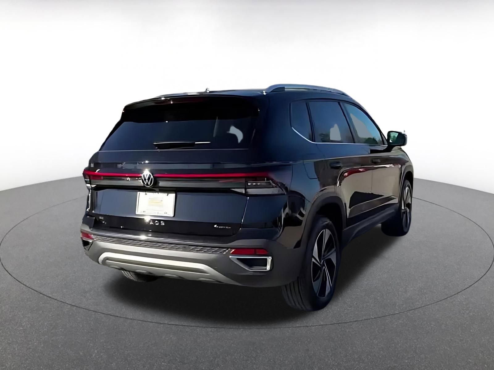 Thumbnail: 2025 Volkswagen Taos - 14