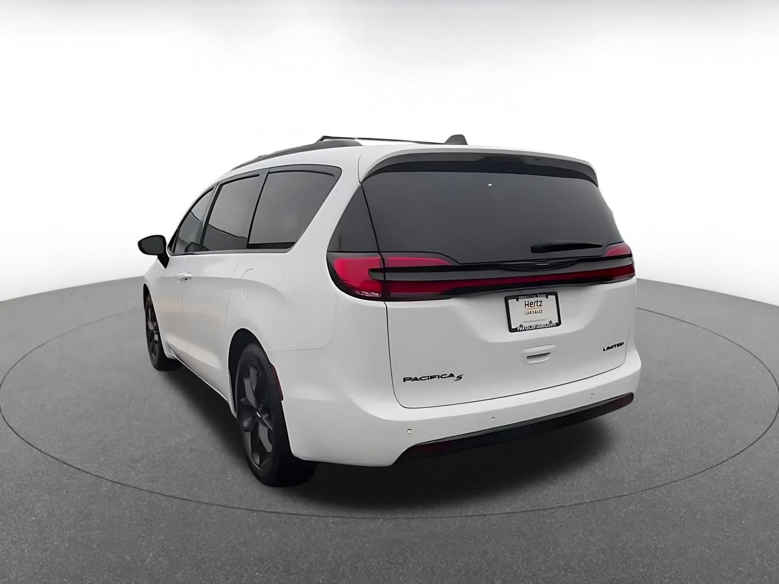 Thumbnail: 2025 Chrysler Pacifica - 9