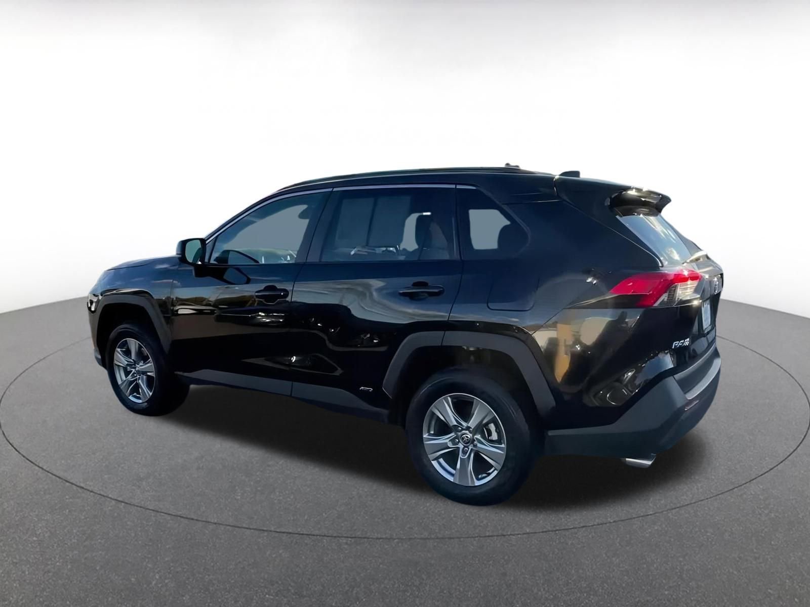 Thumbnail: 2025 Toyota RAV4 - 10