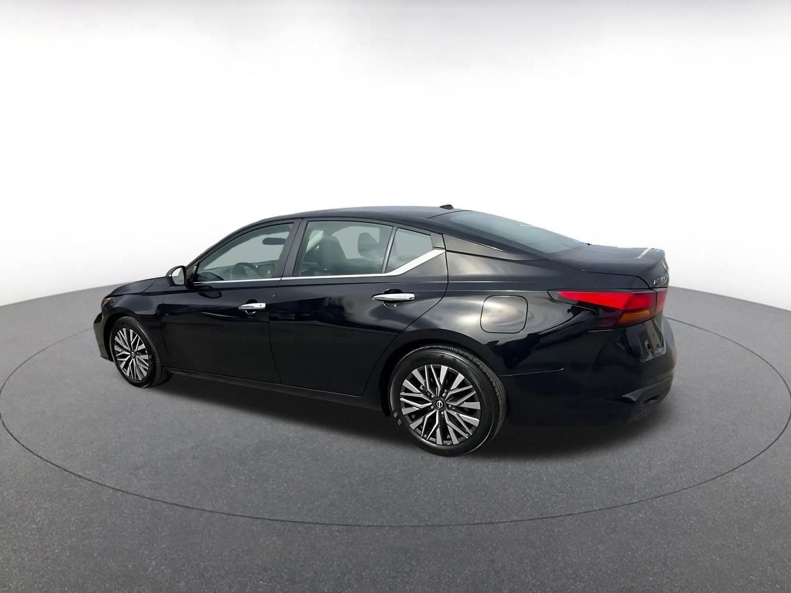 Thumbnail: 2025 Nissan Altima - 10