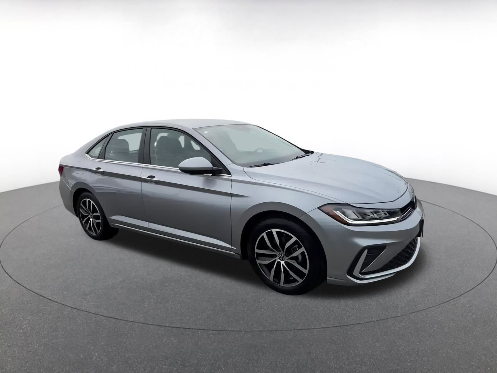 Thumbnail: 2025 Volkswagen Jetta - 2