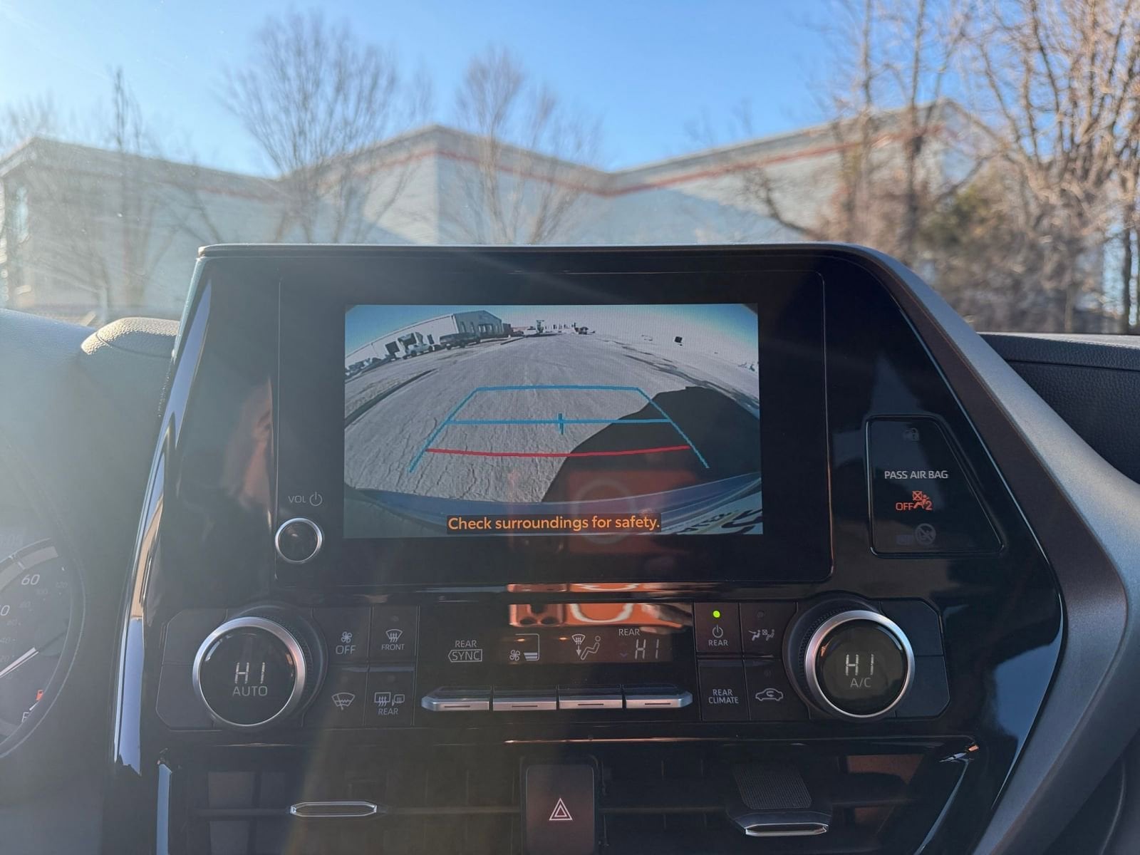 Thumbnail: 2025 Toyota Highlander - 17