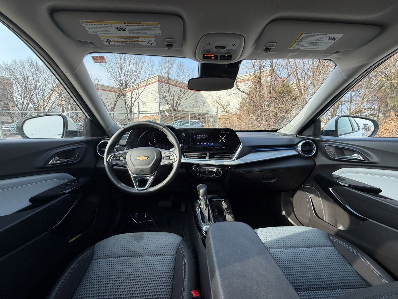 Thumbnail: 2025 Chevrolet Trax - 31