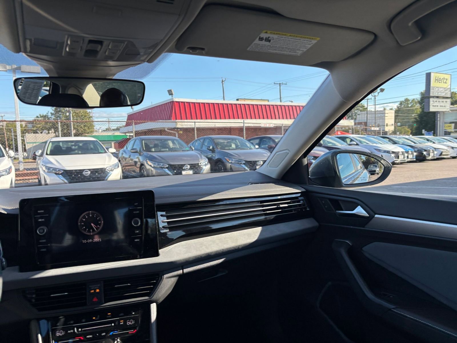 Thumbnail: 2025 Volkswagen Jetta - 34