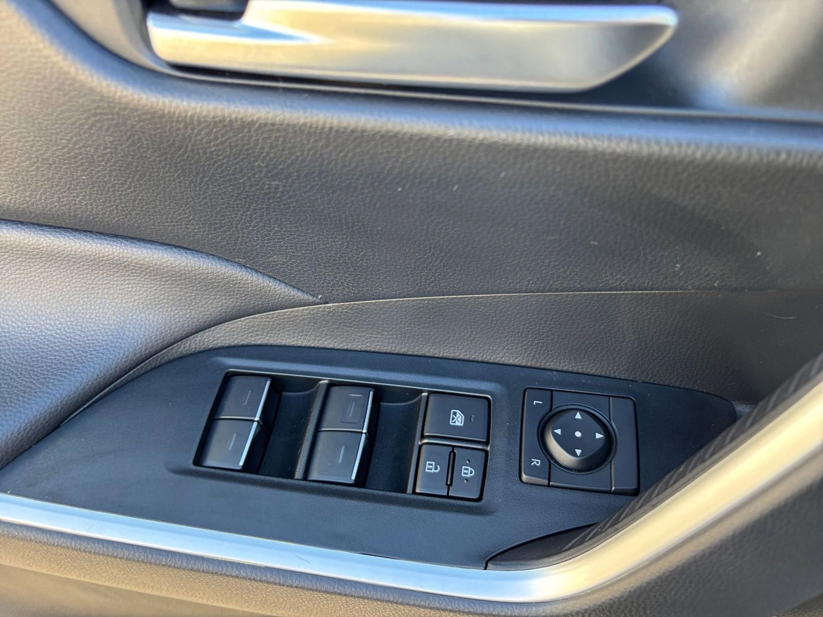 Thumbnail: 2025 Toyota RAV4 - 20