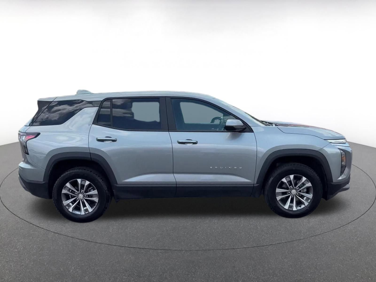 Thumbnail: 2025 Chevrolet Equinox - 16