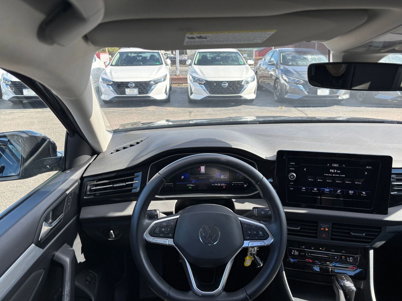 Thumbnail: 2025 Volkswagen Jetta - 32