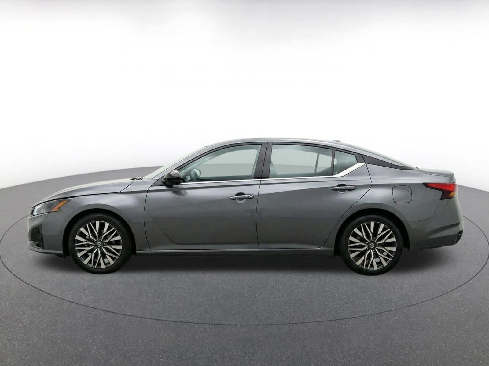 Thumbnail: 2025 Nissan Altima - 4
