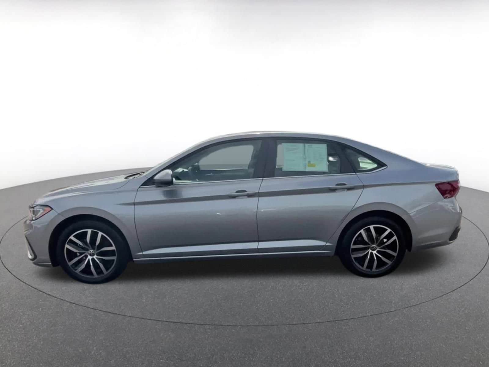 Thumbnail: 2025 Volkswagen Jetta - 9