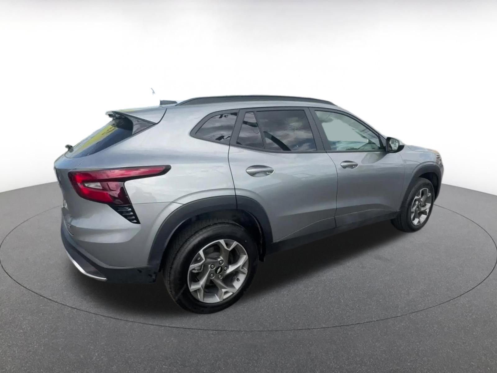 Thumbnail: 2025 Chevrolet Trax - 15