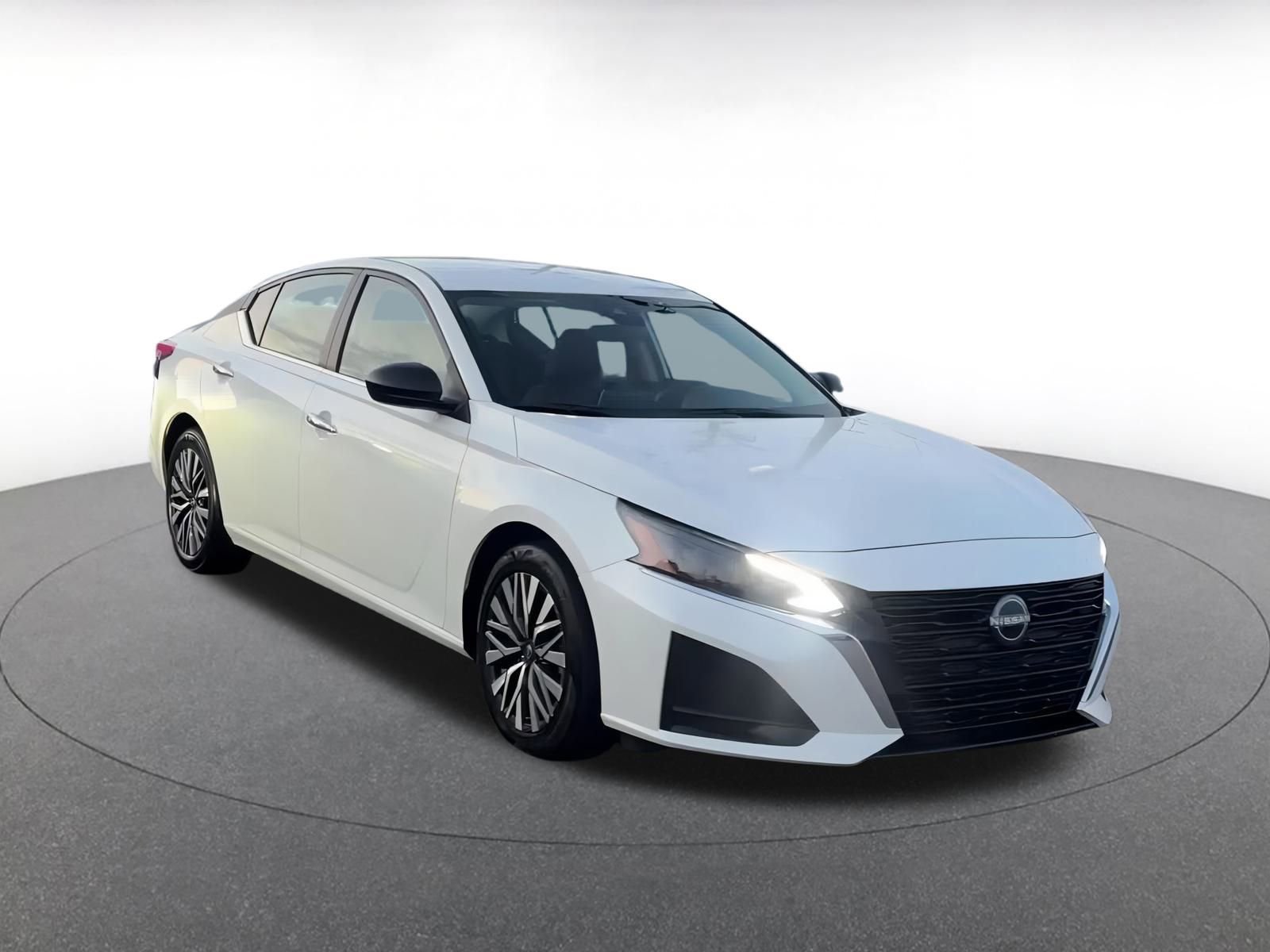 Thumbnail: 2024 Nissan Altima - 3