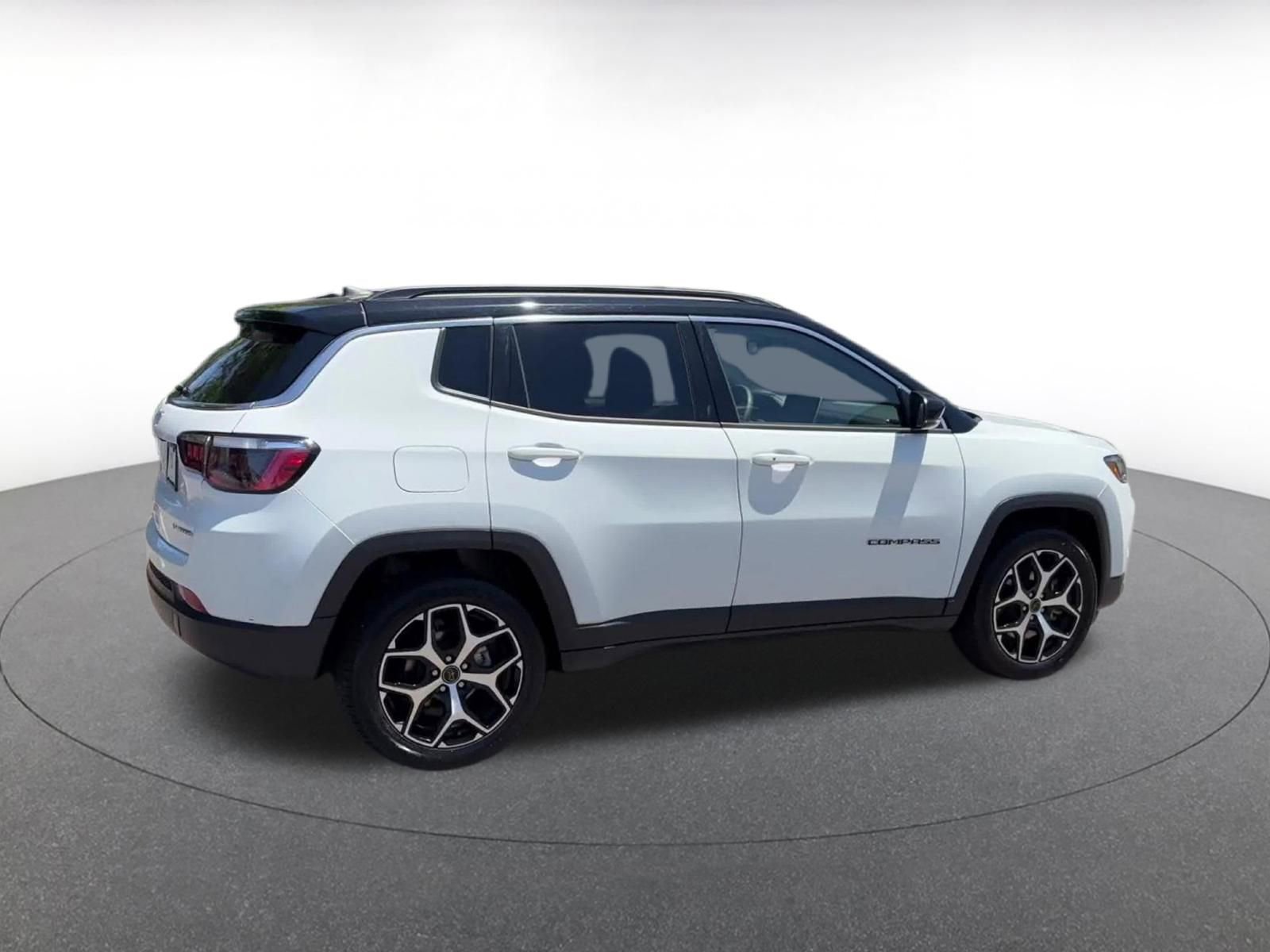 Thumbnail: 2025 Jeep Compass - 15
