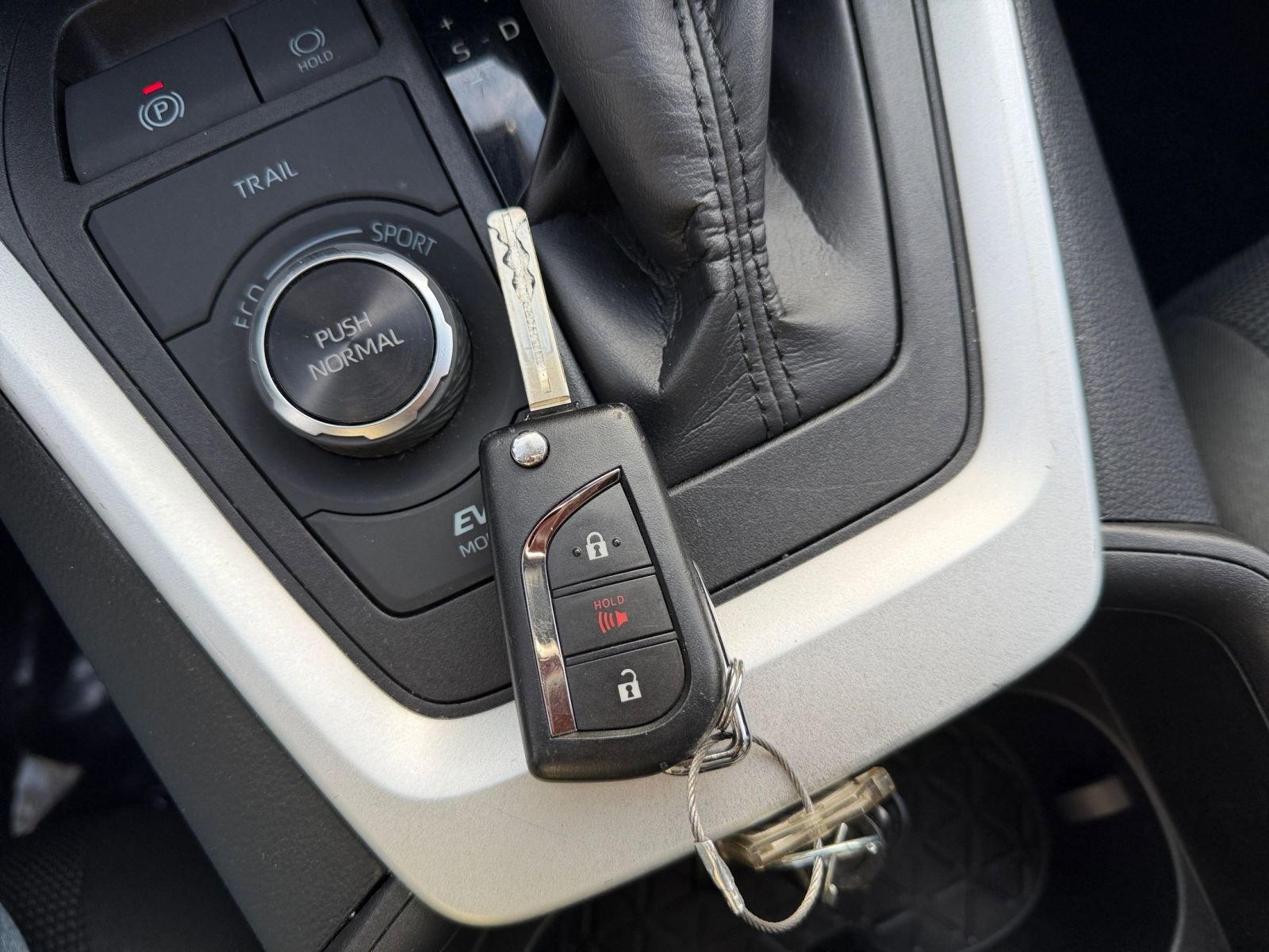 Thumbnail: 2025 Toyota RAV4 - 22