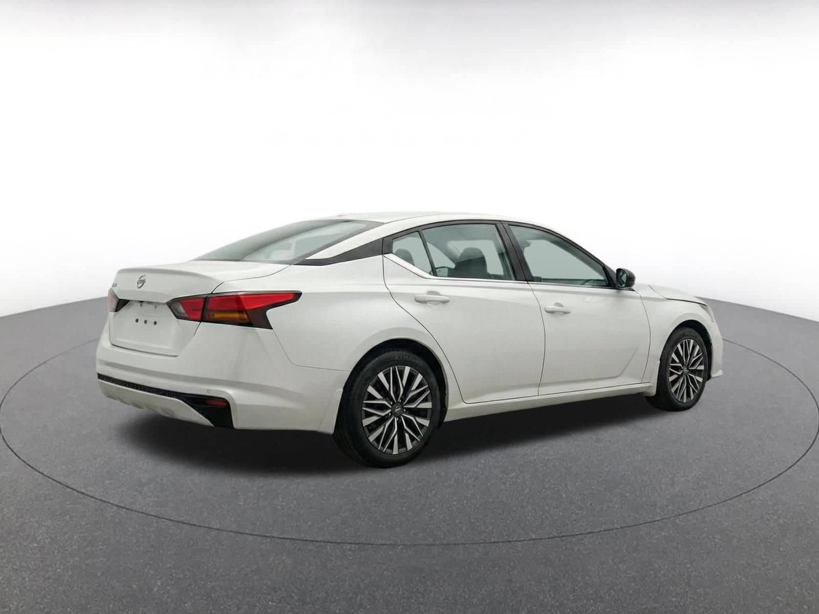 Thumbnail: 2025 Nissan Altima - 8