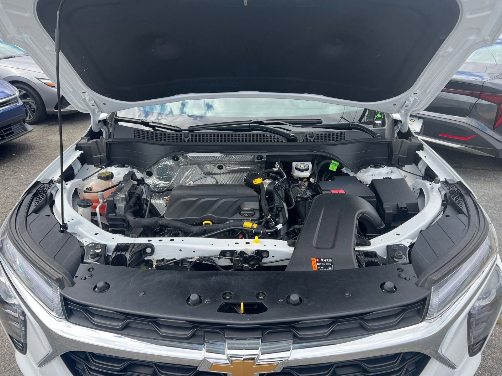 Thumbnail: 2025 Chevrolet Trax - 32
