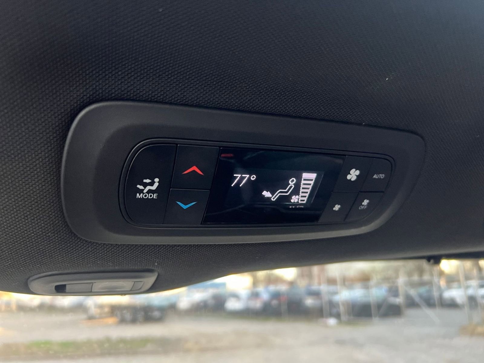 Thumbnail: 2025 Chrysler Pacifica - 25