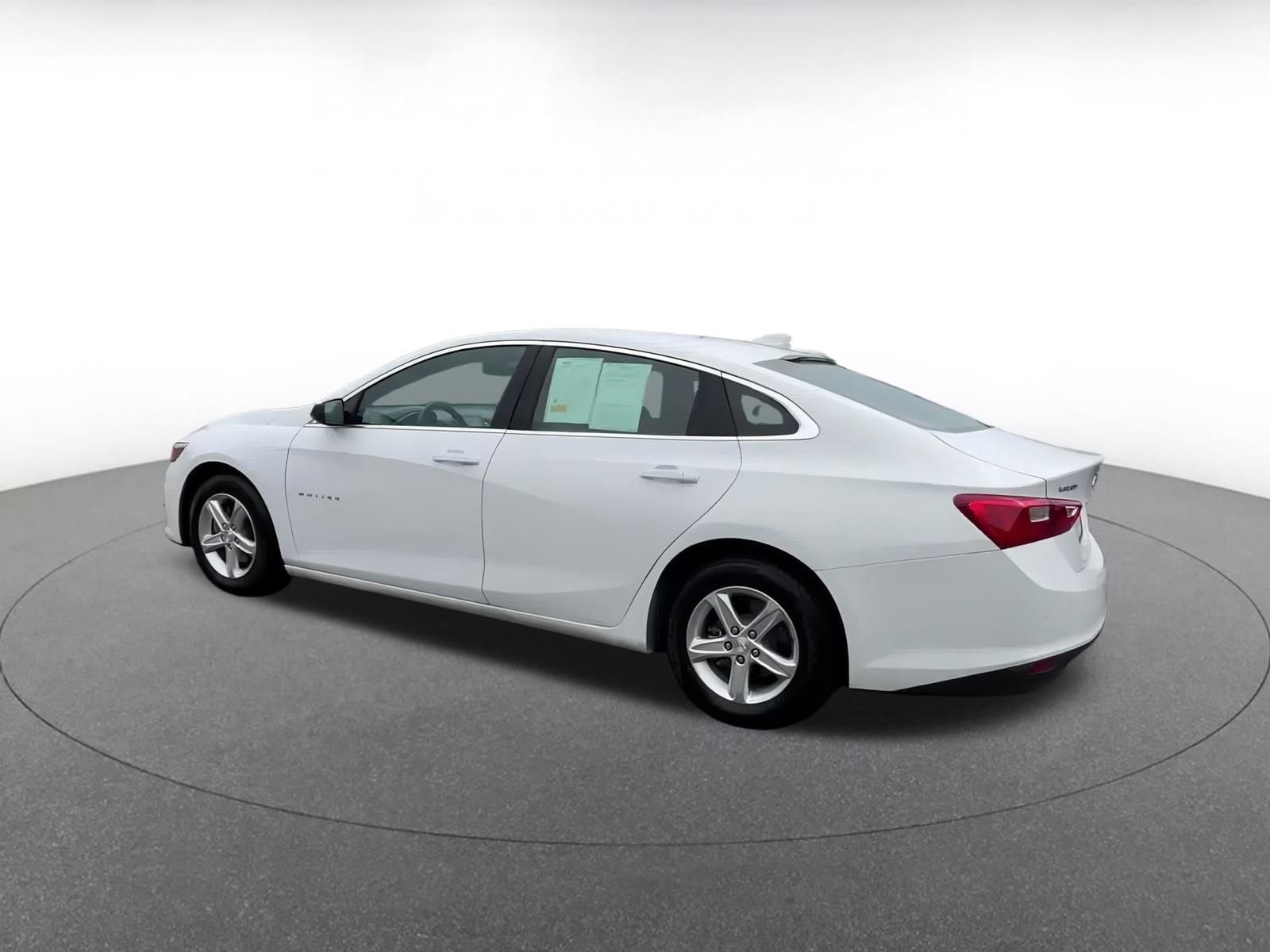 Thumbnail: 2024 Chevrolet Malibu - 10