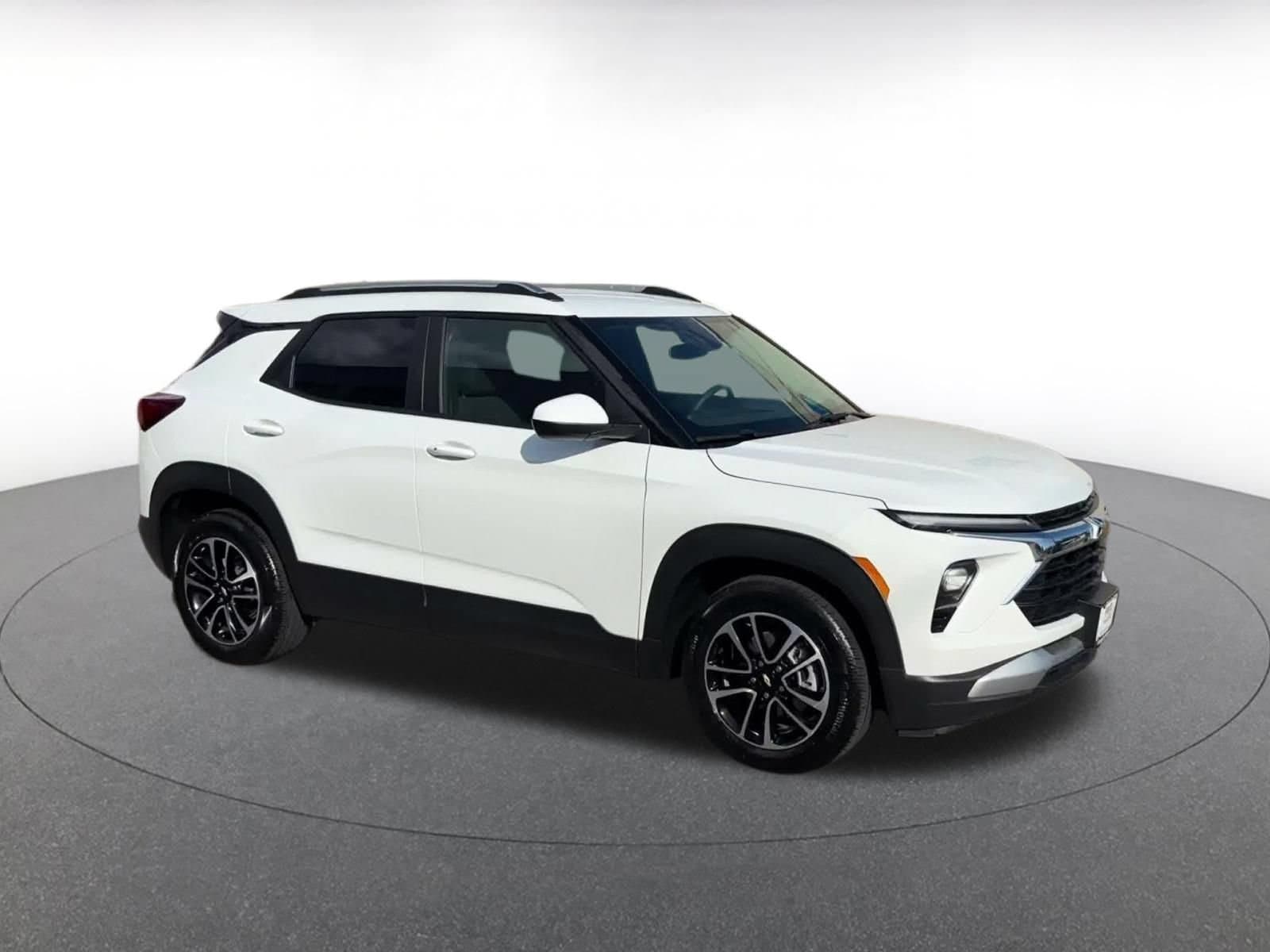 Thumbnail: 2025 Chevrolet TrailBlazer - 2