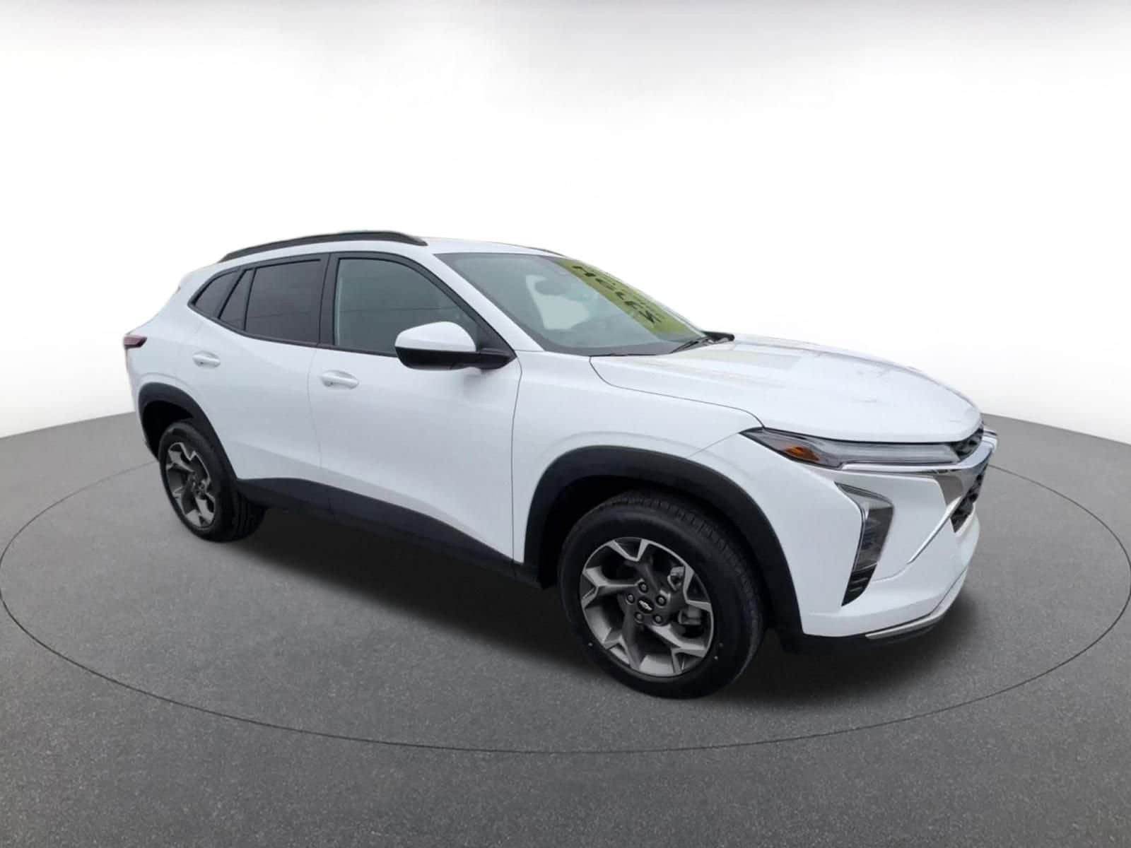 Thumbnail: 2025 Chevrolet Trax - 2