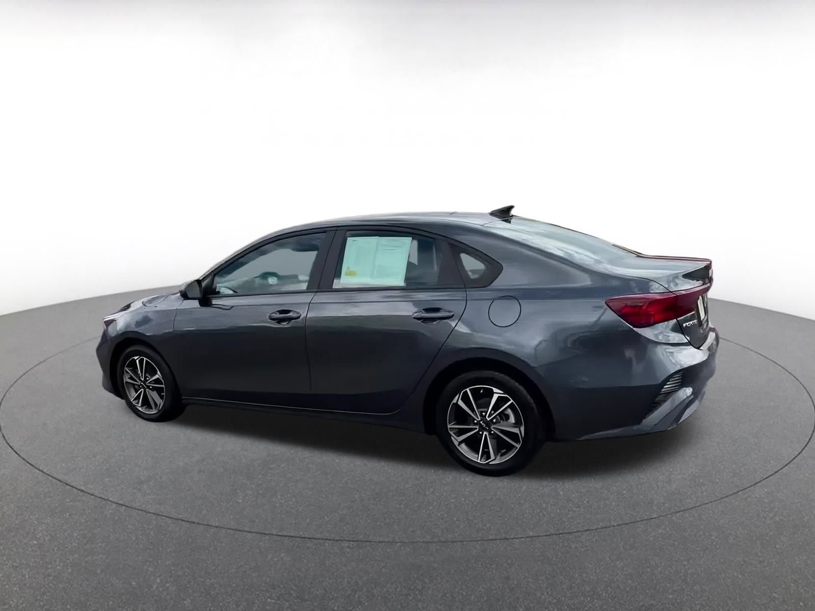 Thumbnail: 2023 Kia Forte - 10