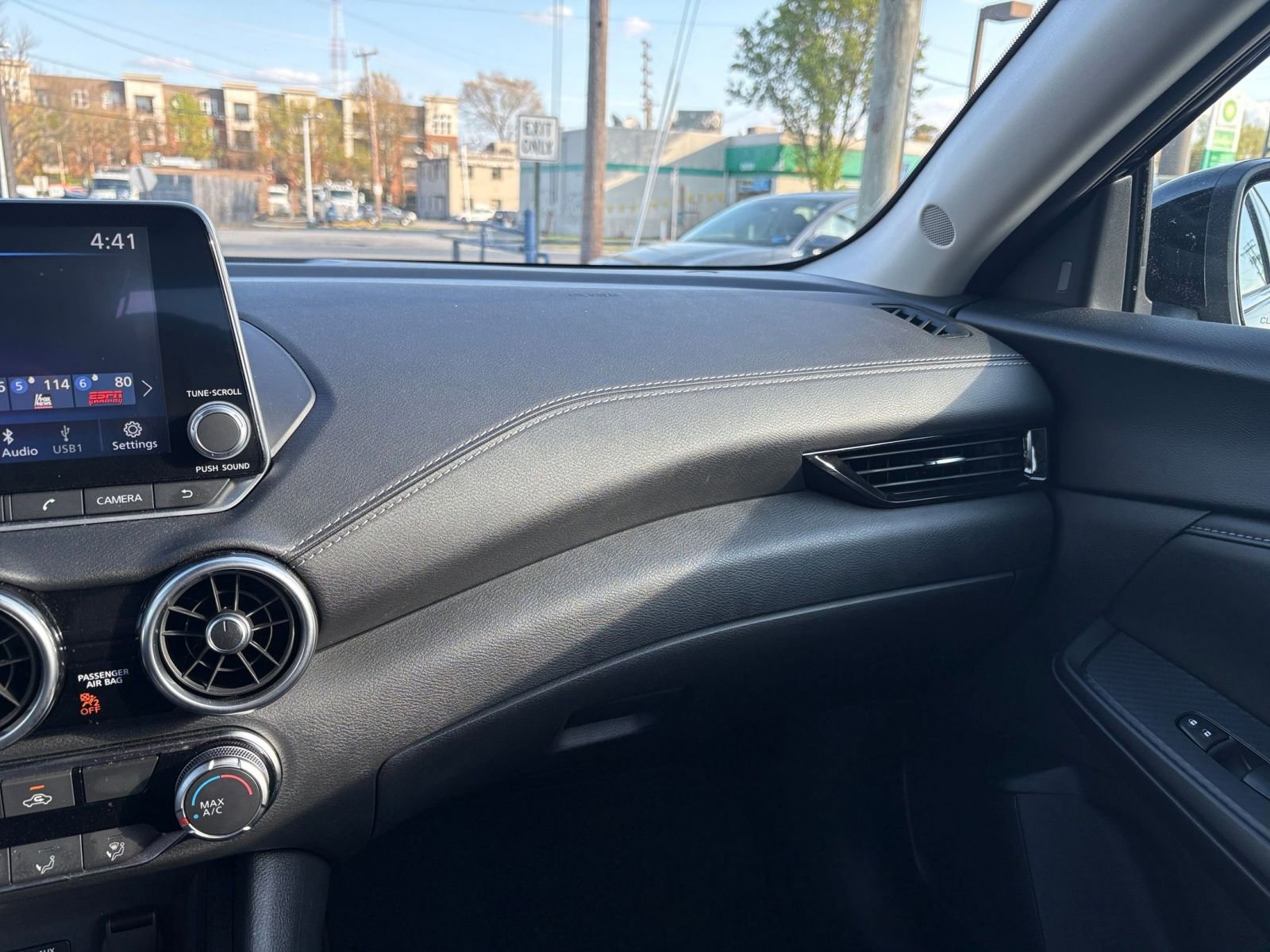 Thumbnail: 2025 Nissan Sentra - 33