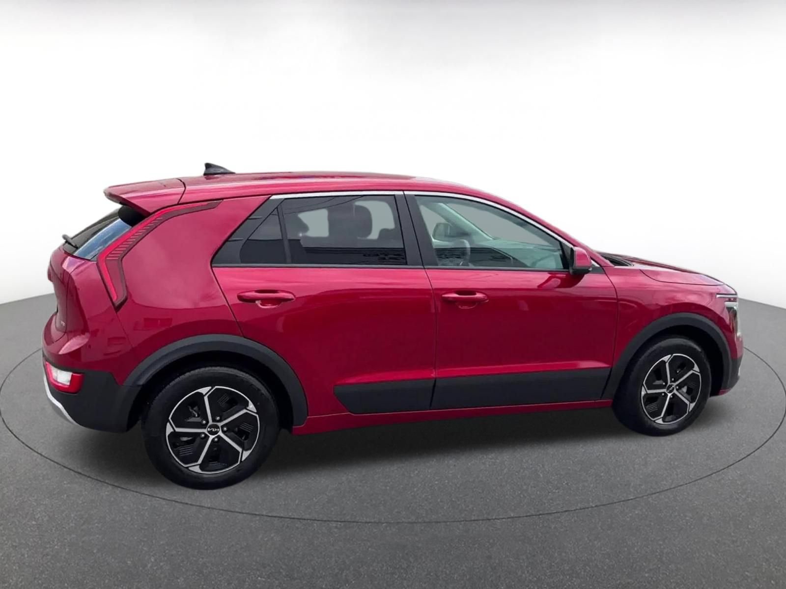 Thumbnail: 2026 Kia Niro - 16