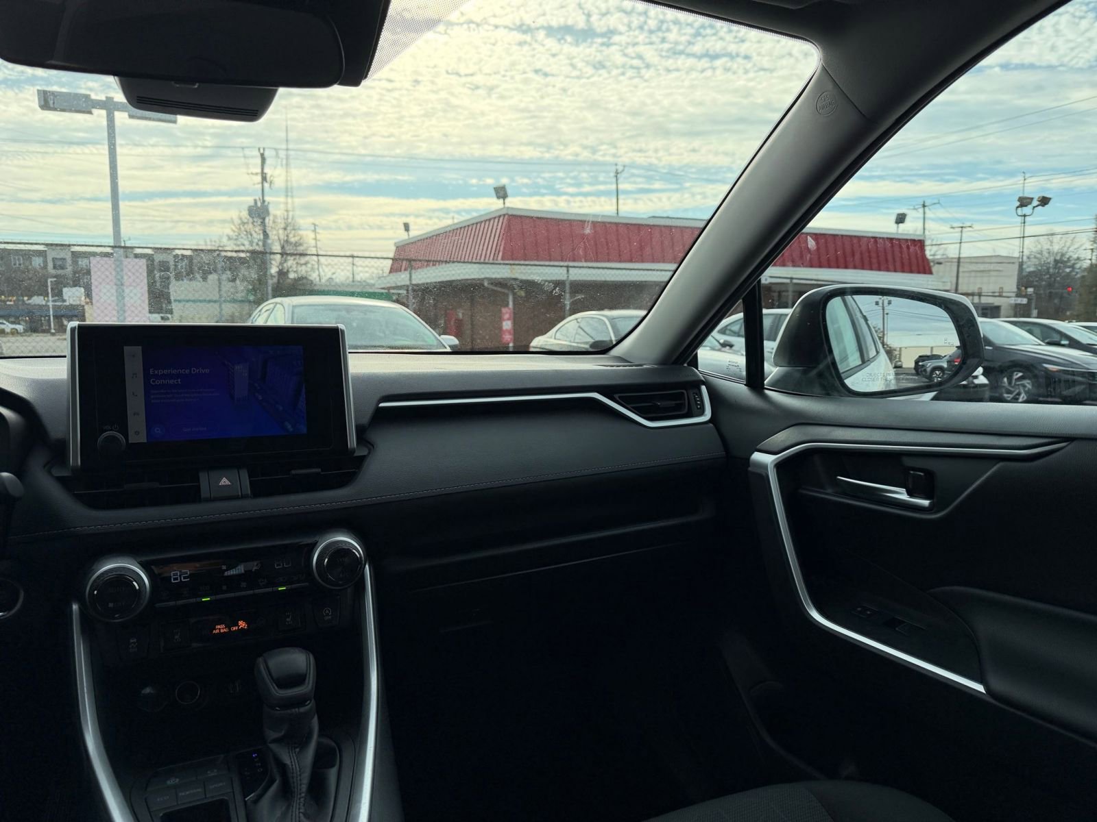 Thumbnail: 2025 Toyota RAV4 - 35