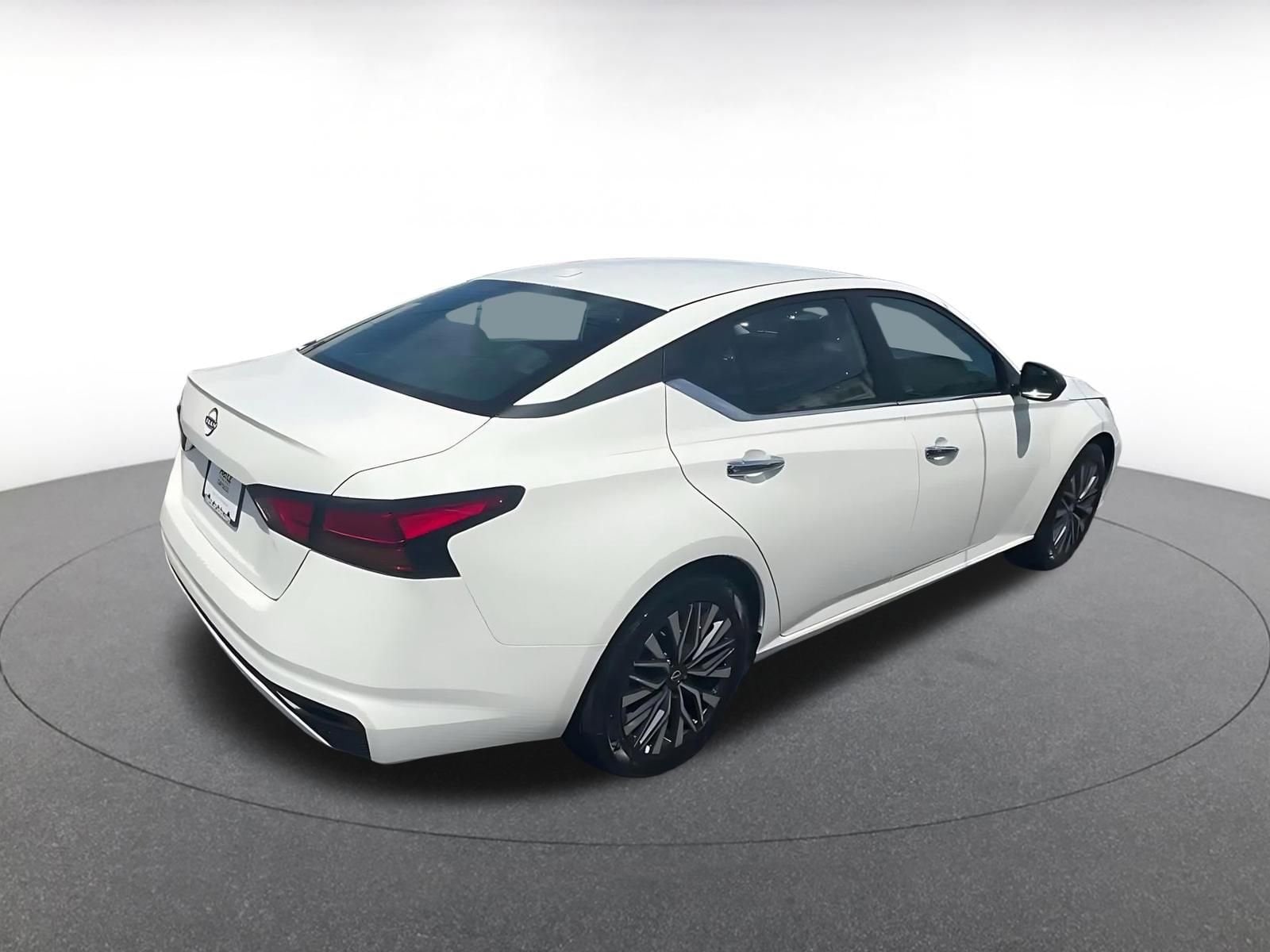 Thumbnail: 2025 Nissan Altima - 15