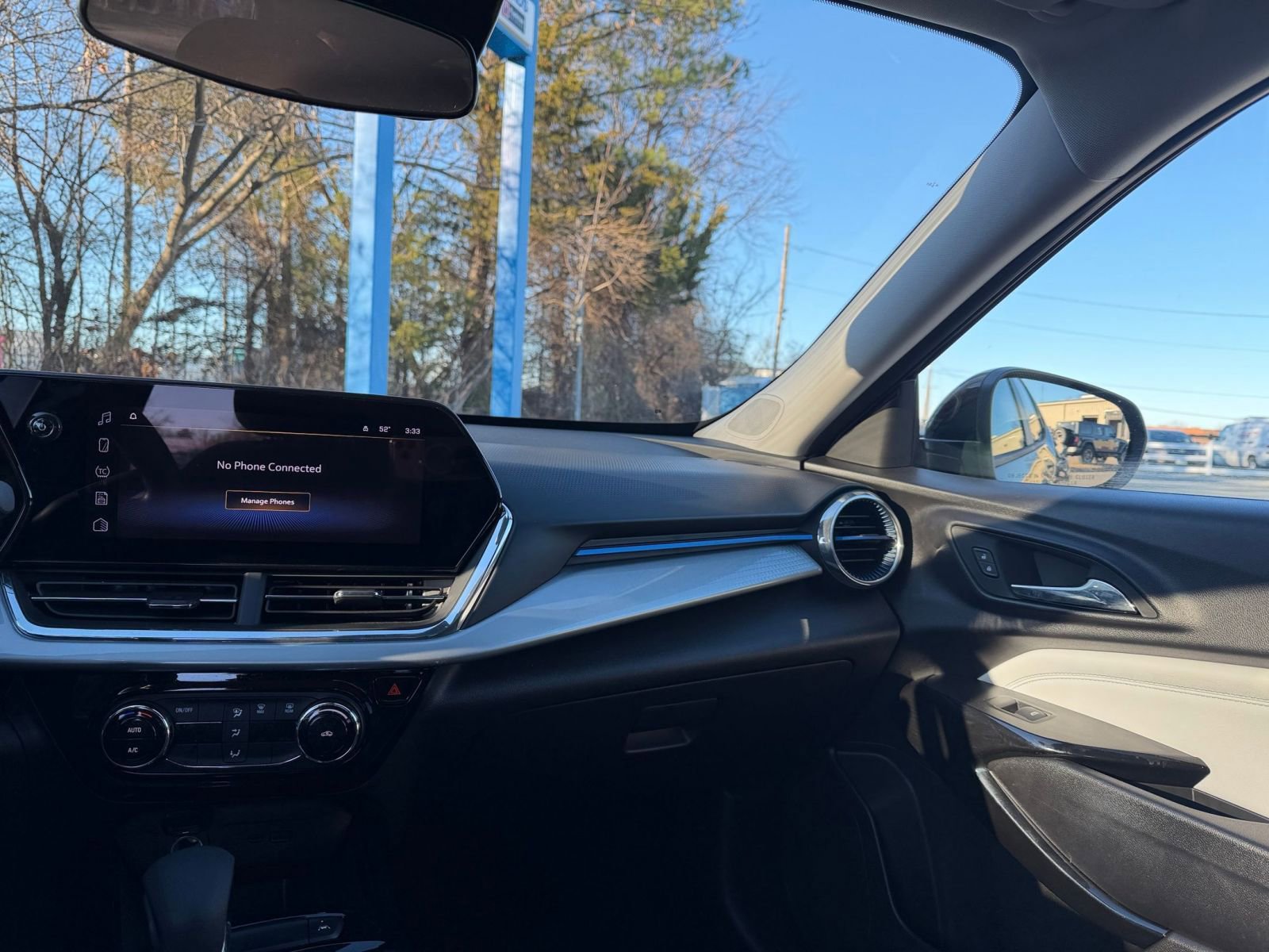 Thumbnail: 2025 Chevrolet Trax - 33