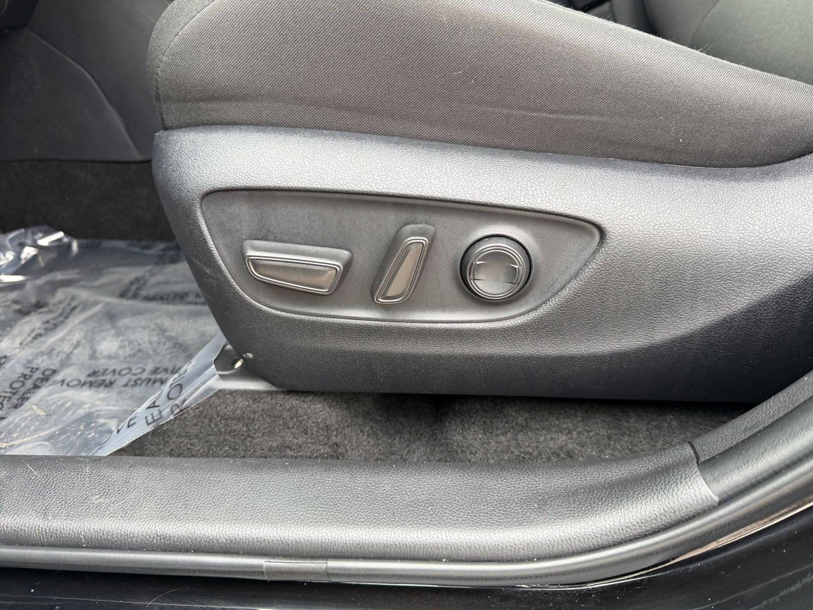 Thumbnail: 2025 Toyota RAV4 - 23