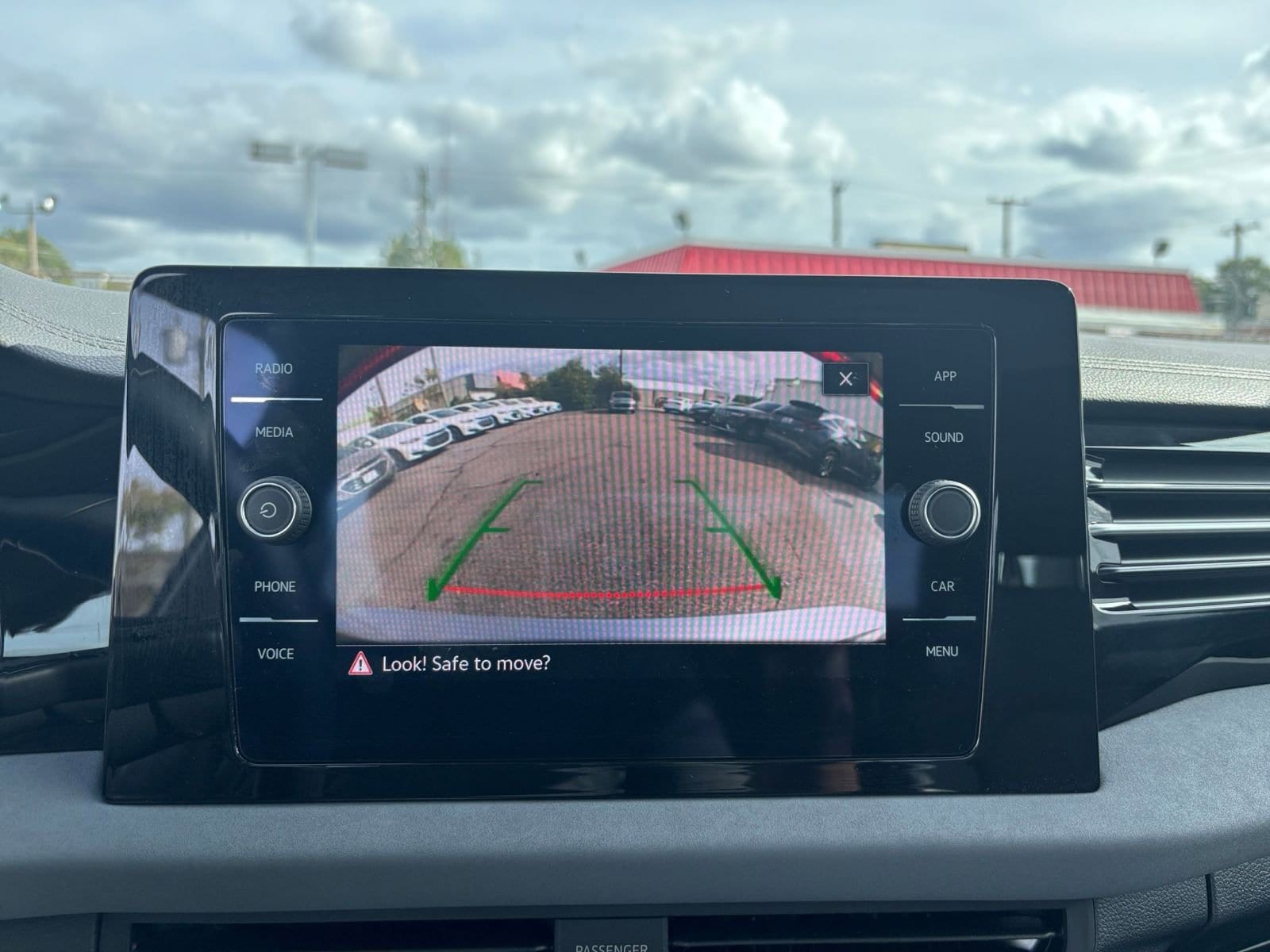 Thumbnail: 2025 Volkswagen Jetta - 17