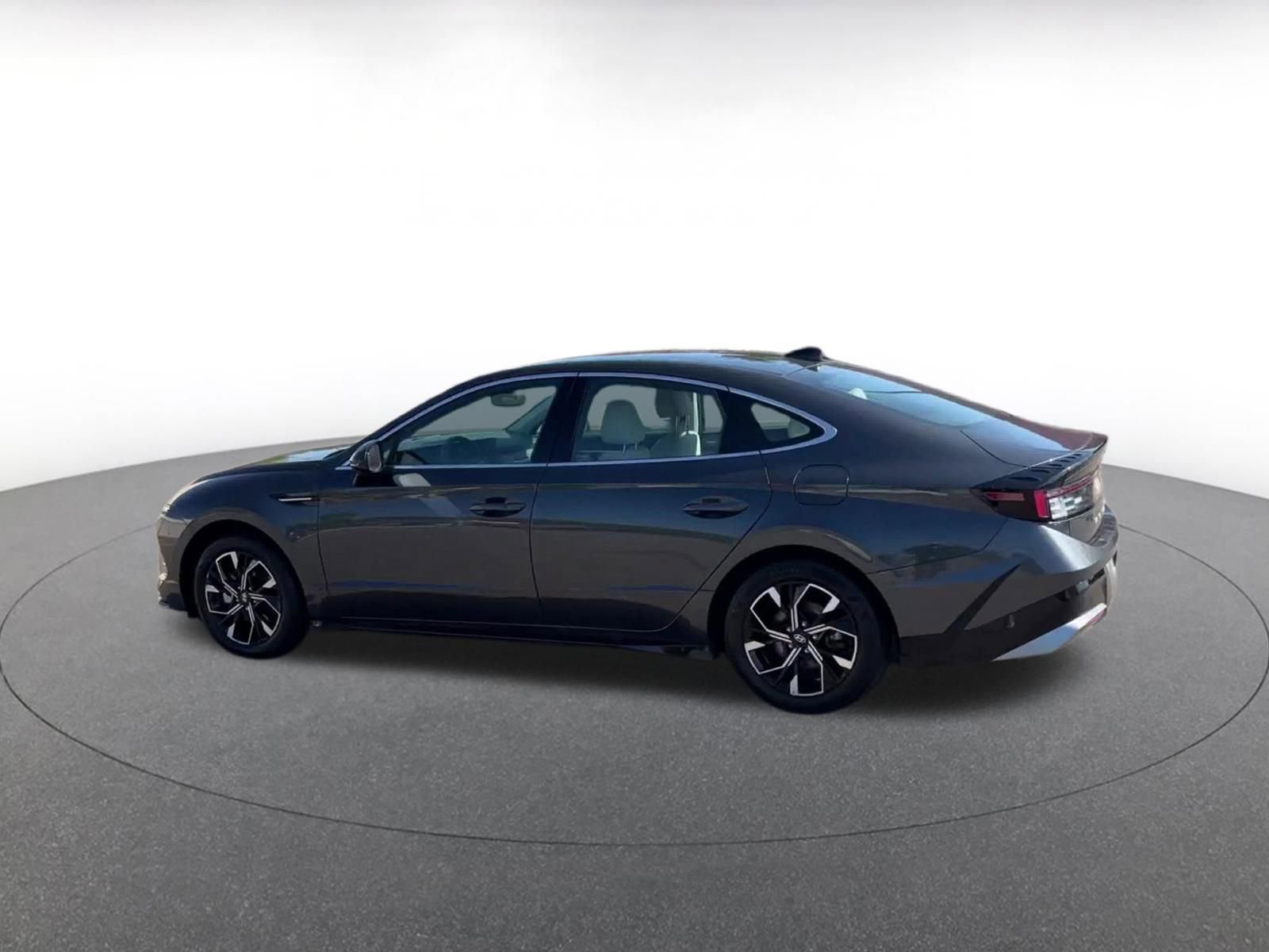 Thumbnail: 2025 Hyundai Sonata - 10