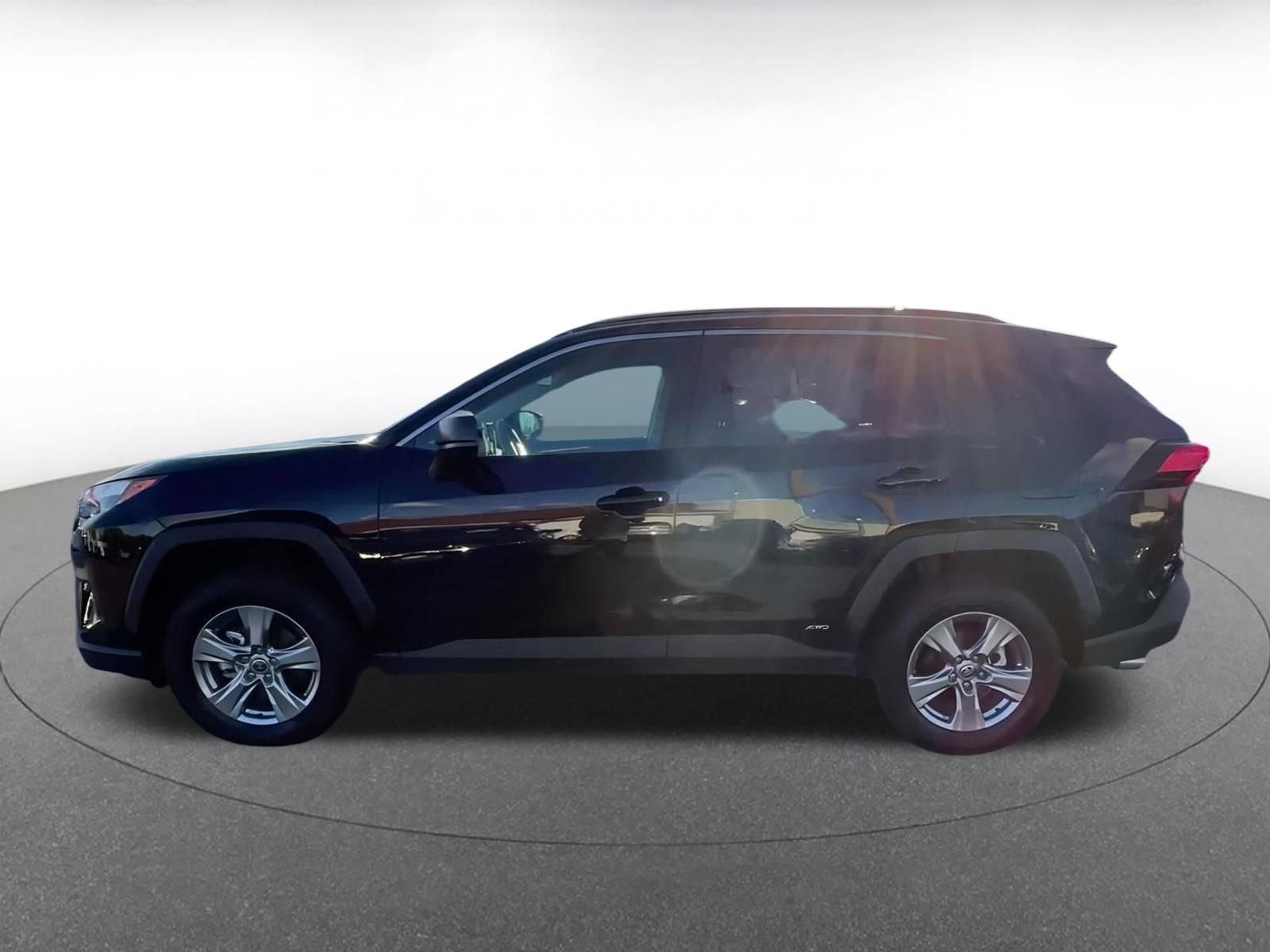 Thumbnail: 2025 Toyota RAV4 - 9