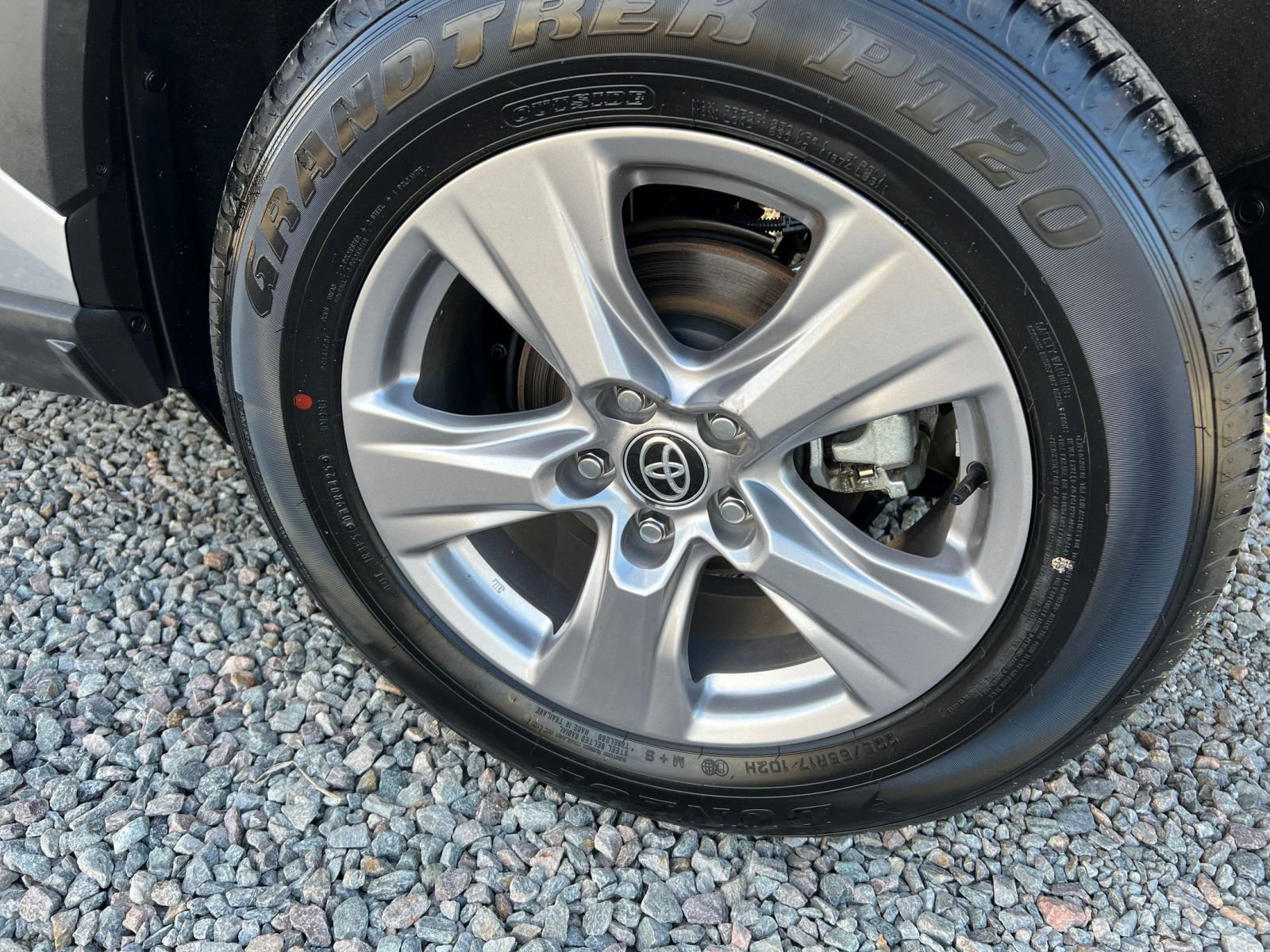 Thumbnail: 2025 Toyota RAV4 - 32