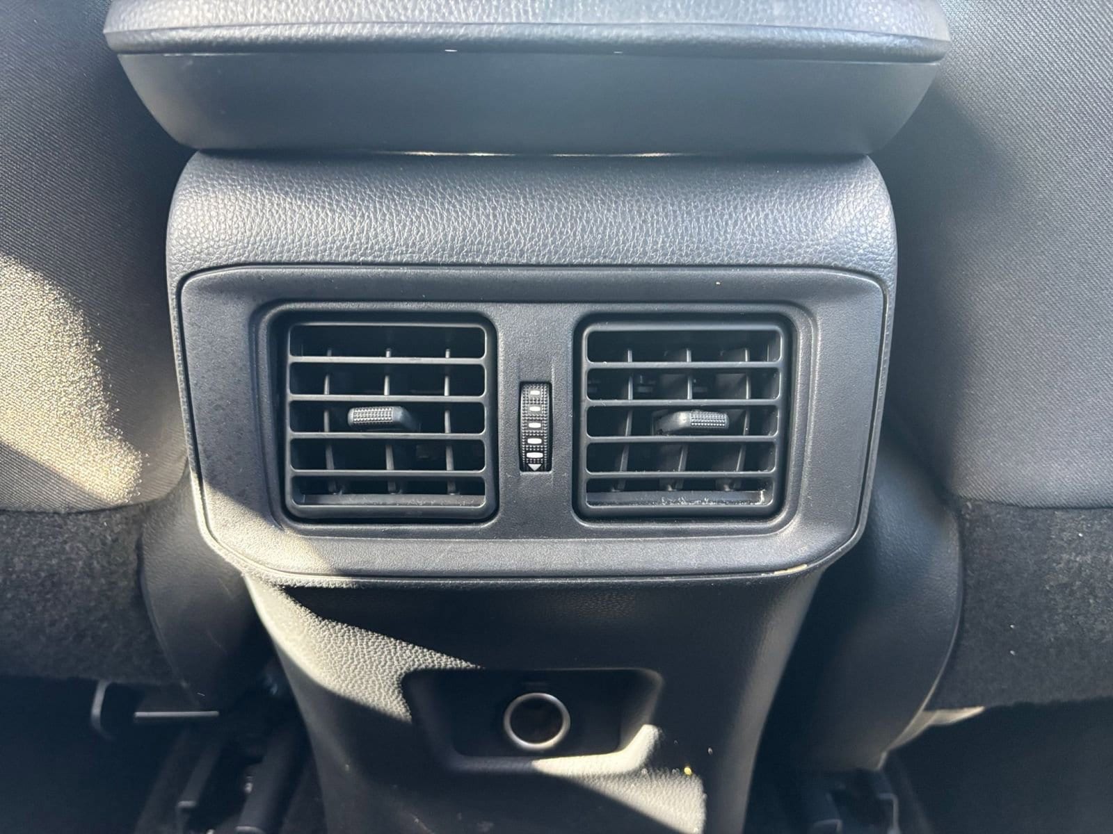 Thumbnail: 2025 Toyota RAV4 - 23