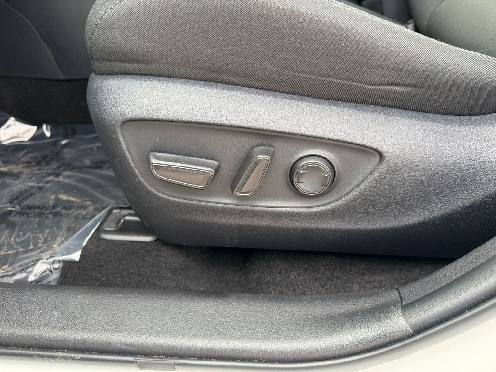 Thumbnail: 2025 Toyota RAV4 - 23