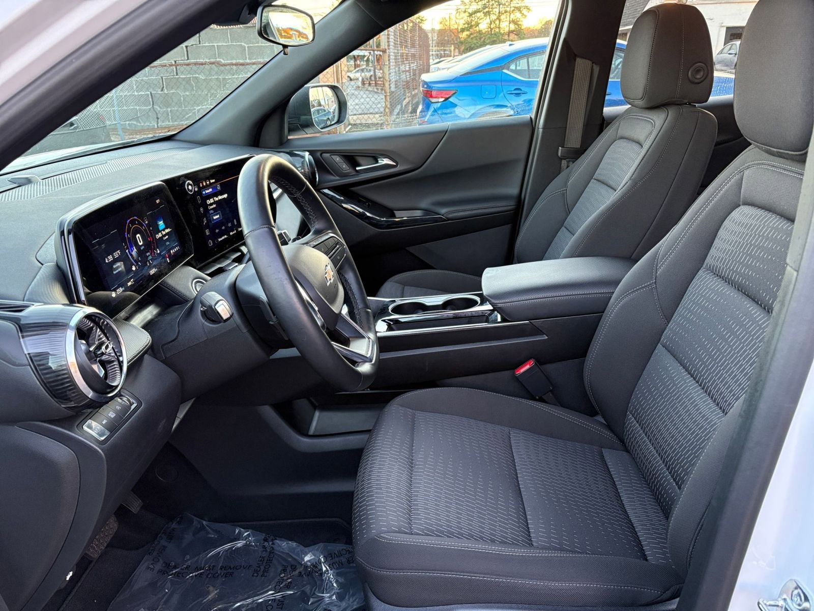 Thumbnail: 2025 Chevrolet Equinox - 25