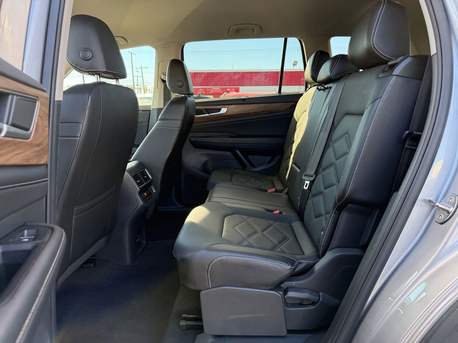 Thumbnail: 2025 Volkswagen Atlas - 27