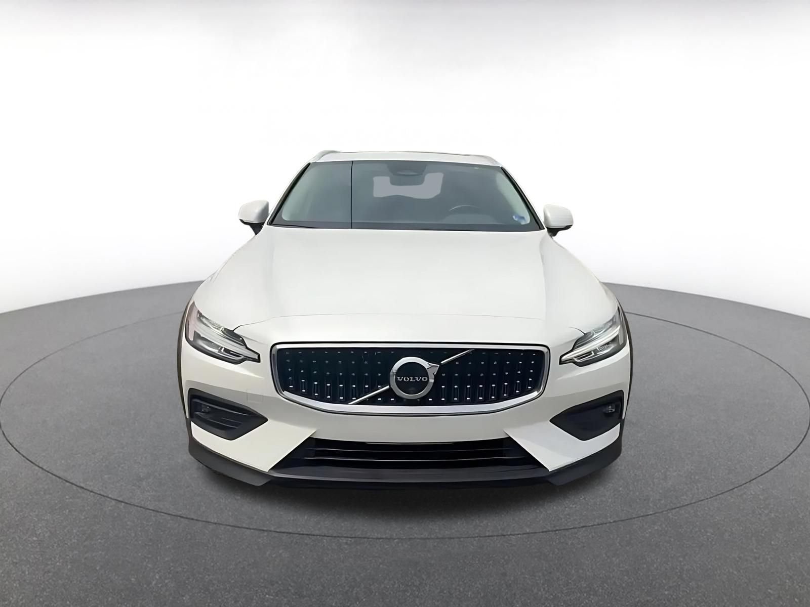 Thumbnail: 2025 Volvo S60 - 4