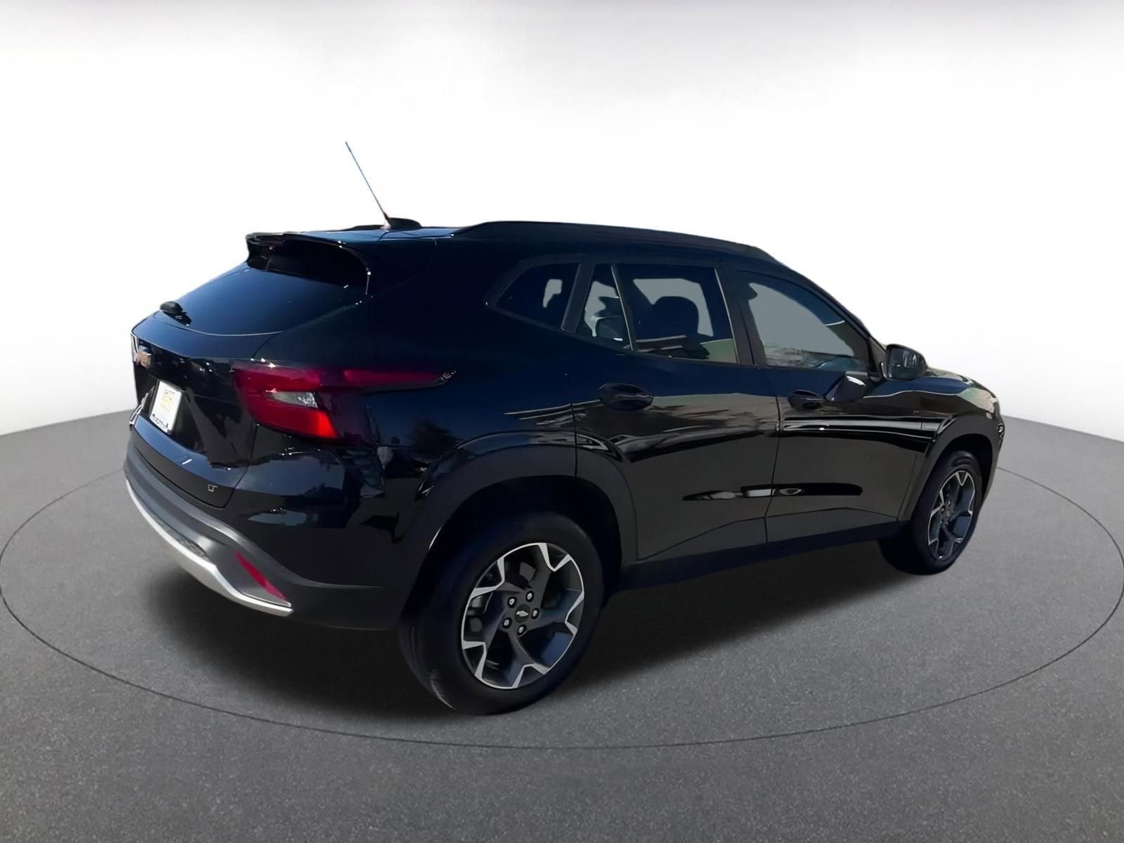 Thumbnail: 2025 Chevrolet Trax - 14