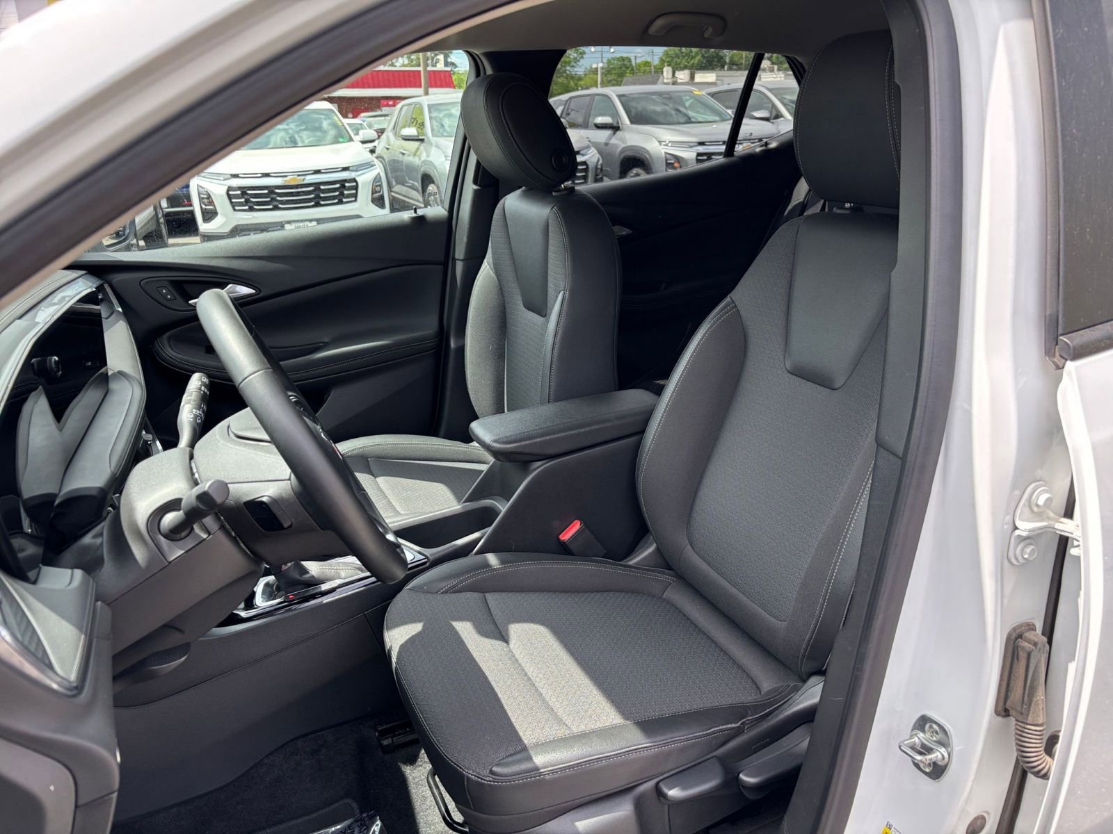 Thumbnail: 2025 Buick Encore GX - 35